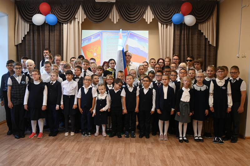 церемония вноса флага Российской Федерации.